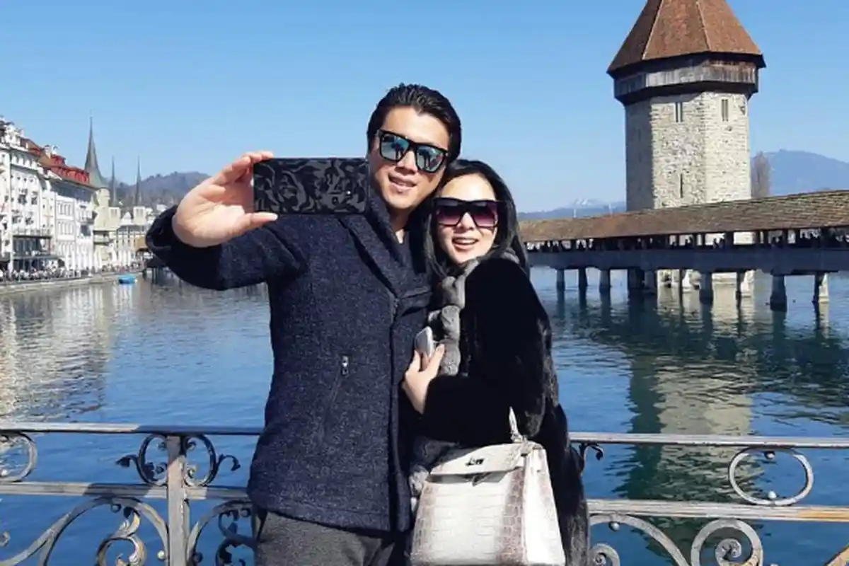 Selain Syahrini, Berikut Deretan Selebriti yang Pakai Tas Mewah seperti Kepunyaan Istri Reino Barack