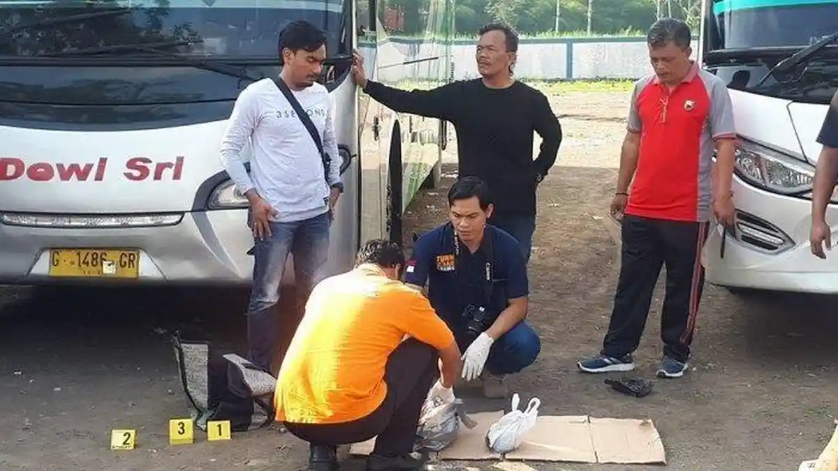 Warga Kaget Temukan Mayat Bayi Terbungkus Plastik di Terminal Dukuhsalam Tegal