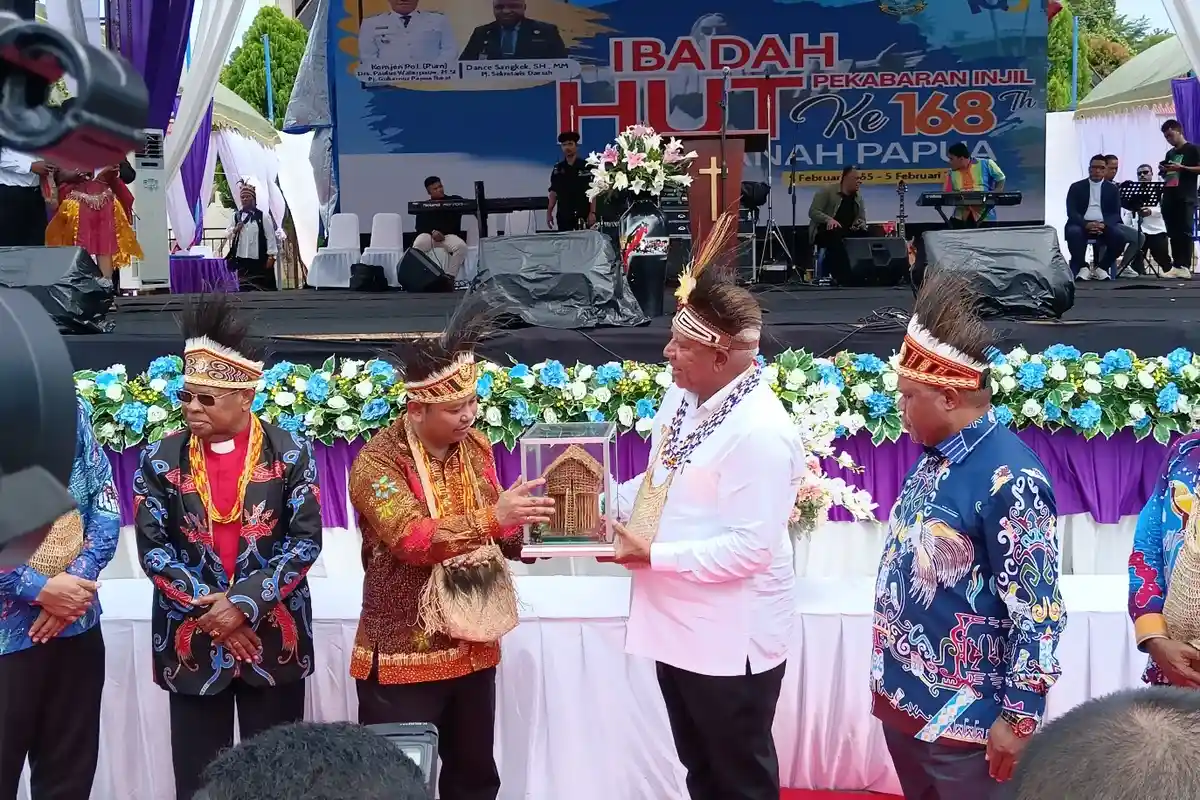 Paulus Waterpauw Ajak Pemuda Refleksikan Injil dan Jauhi Sifat Keduniawian