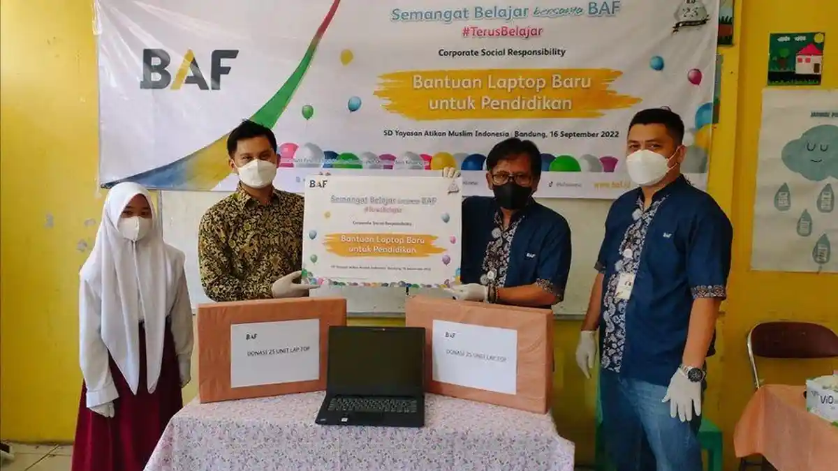 Dukung Digitalisasi Sekolah, BAF Berikan 25 Laptop Melalui Program CSR ...