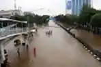 Jalan Dr Sutomo Jakarta Pusat Lumpuh Akibat Banjir