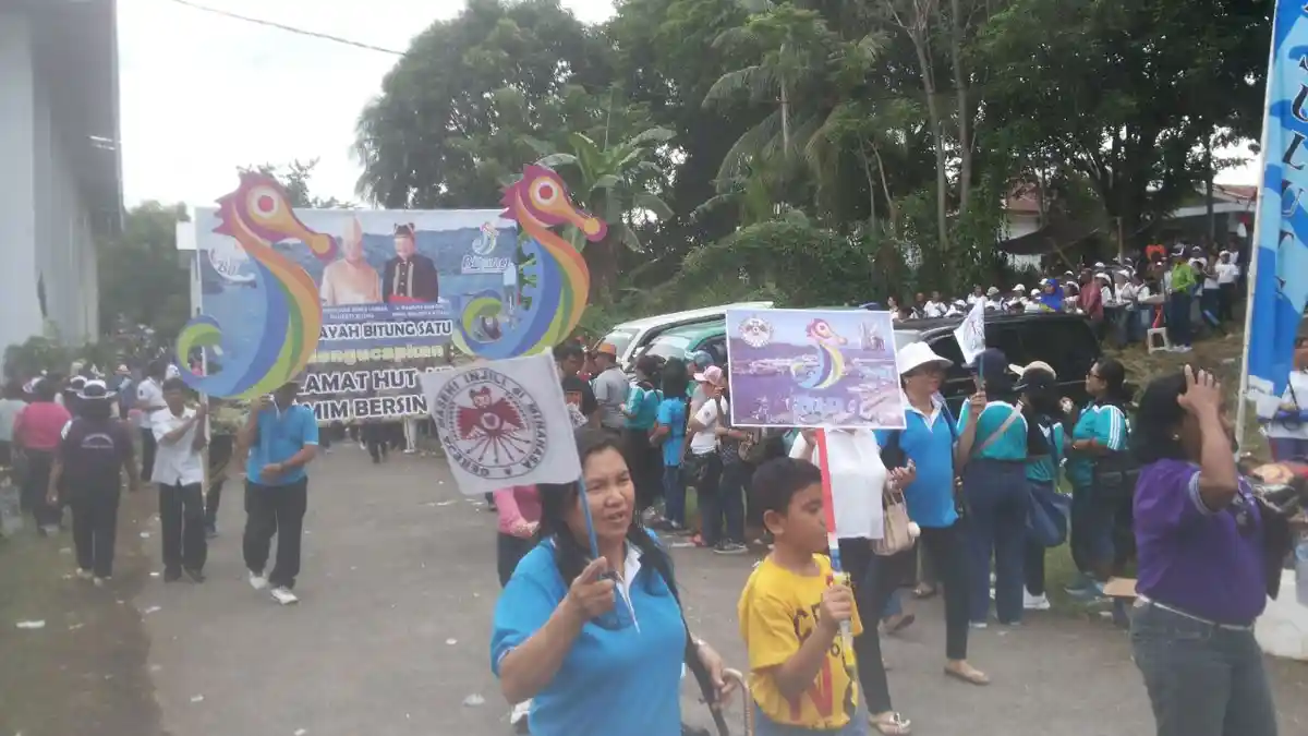 Langowan II Jawara Pawai Jalan Kaki