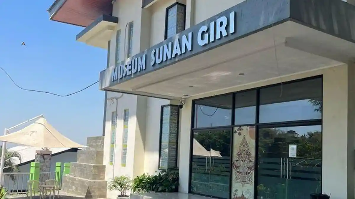 Mengulik Museum Sunan Giri Gresik, Rumah Koleksi dari Masa Hindu-Buddha dan Islam hingga Modern