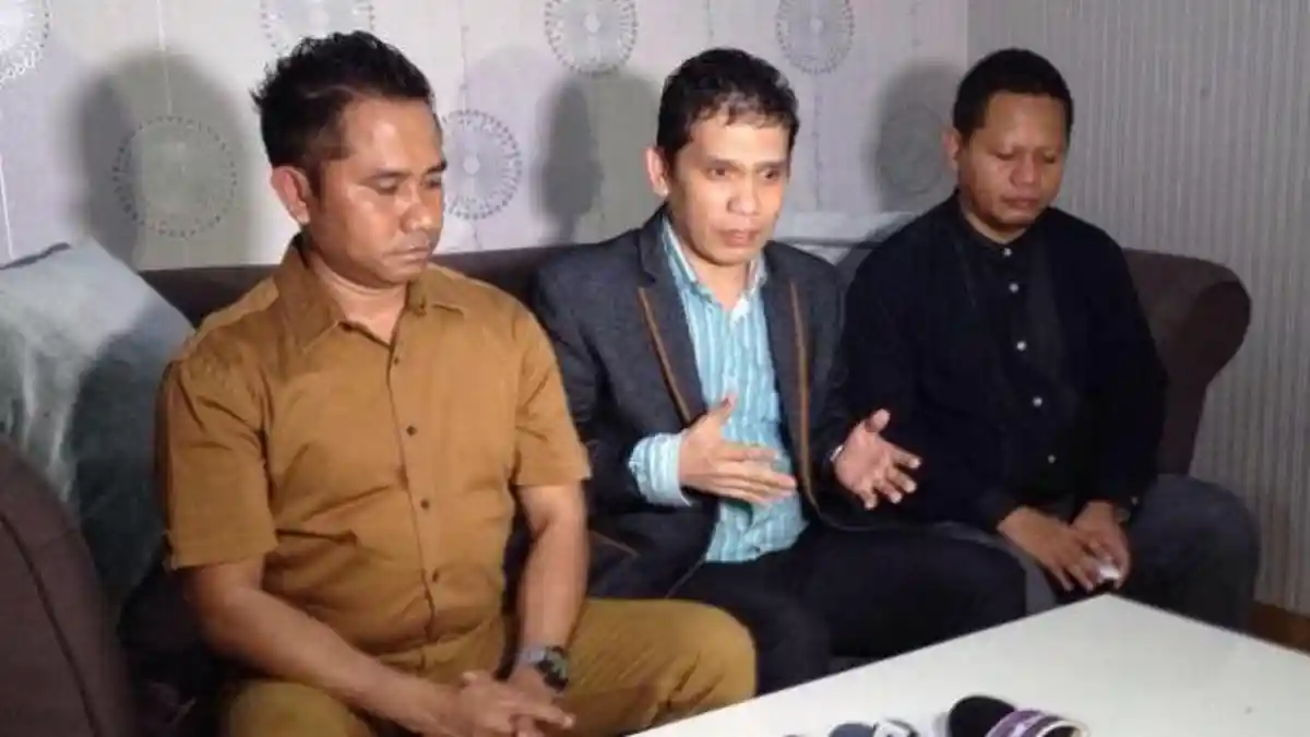 Dibangunkan Shalat Subuh DS Malah tak Bangun, Bang Ipul Sedikit Memukul