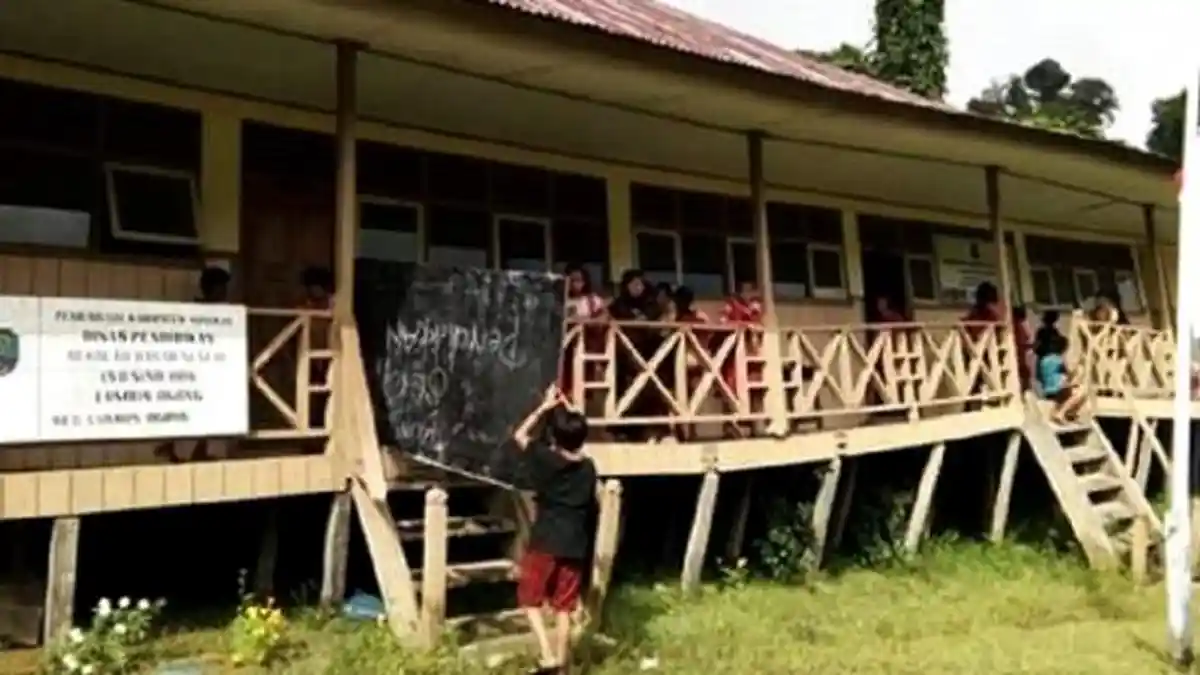 Sudah Dua Tahun Sekolah Rusak Kena Longsoran Tanah Belum Ada Perbaikan