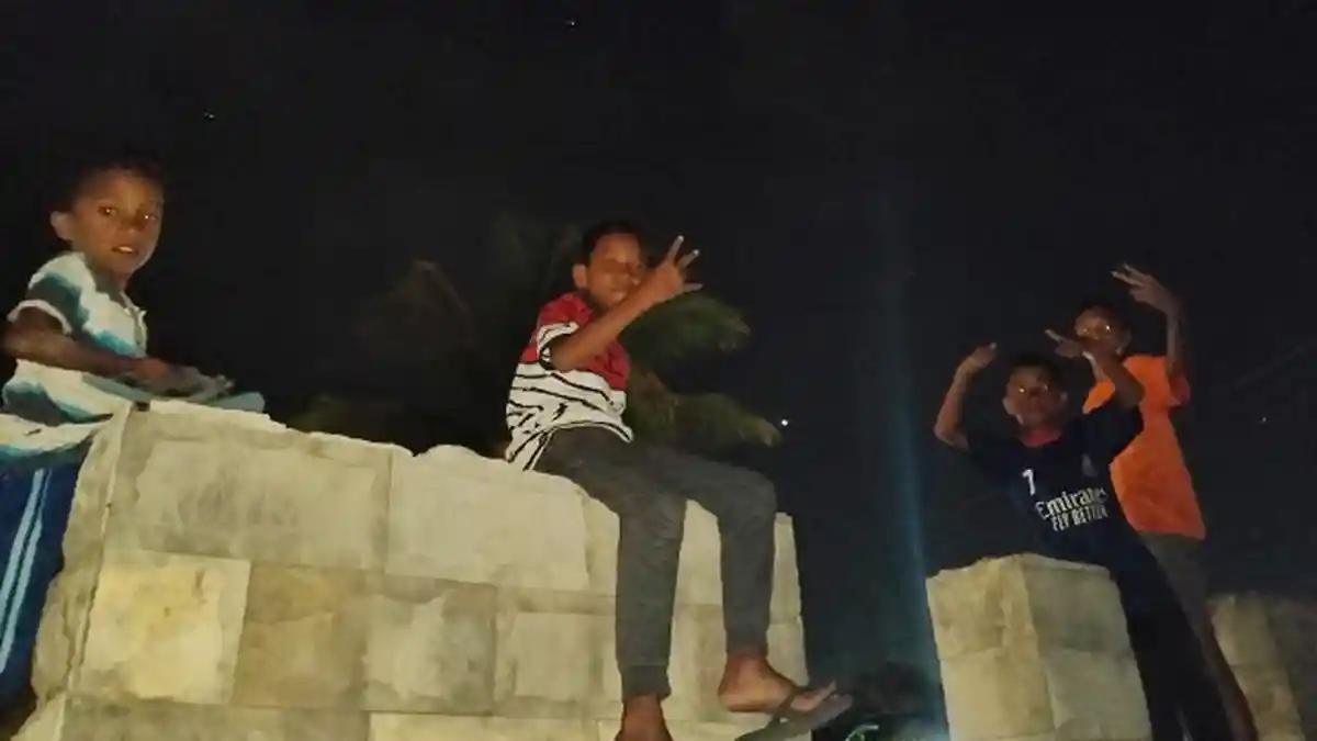 Bocah di Labuan Bajo Panjat Tembok Minta Sepeda ke Presiden Jokowi
