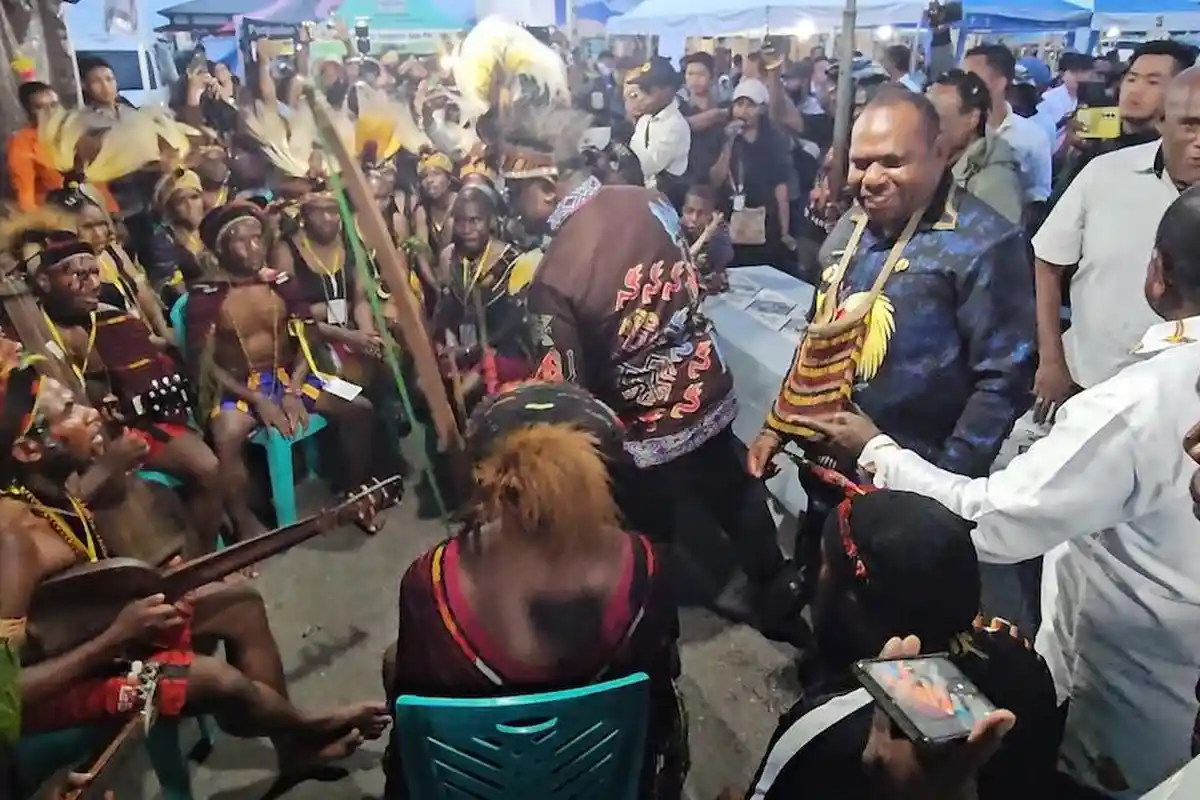 Pesan Bupati Intan Jaya di Festival Budaya Pelajar: Pacu Semangat Anak Muda Pertahankan Identitas