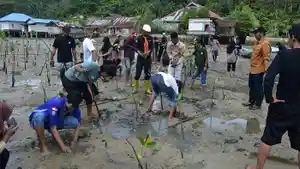 UKM-Selam-UHO-Kendari-Tanam-500-Bibit-Mangrove-di-Desa-Wawobungi-Konawe-Sulawesi-Tenggara.jpg