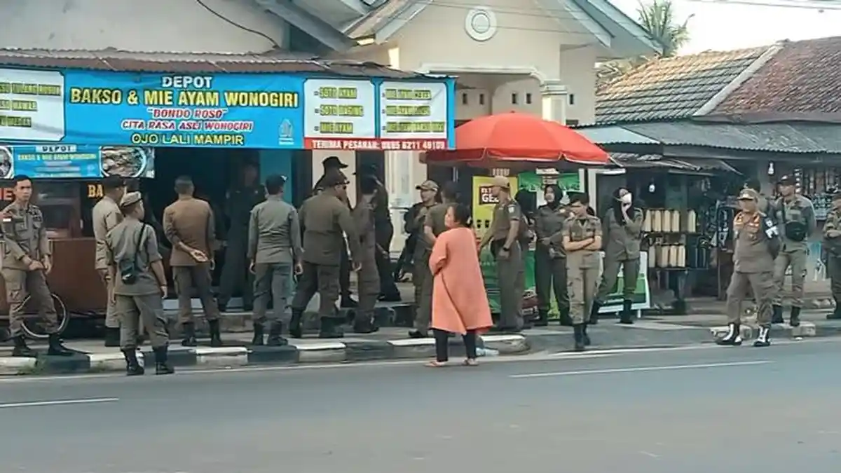 Pemkab Bangka Selatan Tertibkan PKL di Trotoar Jalan