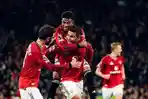 Pemain-Manchester-United-berselebrasi-setelah-Casemiro-mencetak-gol-ke-gawang-Brighton.jpg
