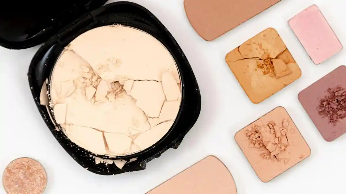 Loose Powder vs Compact Powder: Ini Perbedaan dan Cara Memilih yang Tepat