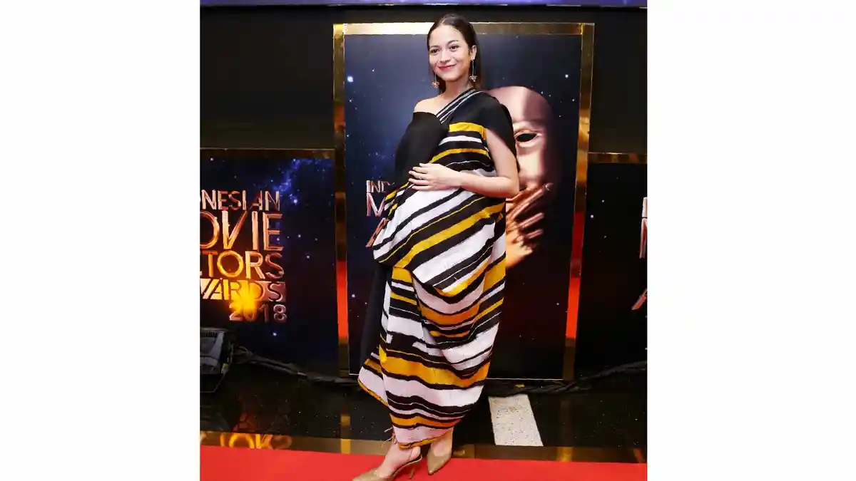 Lagi Hamil, Putri Marino Tampil Cantik Pakai Hak Tinggi di IMAA 2018