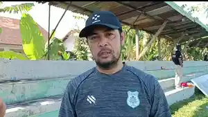 Pelatih-Kepala-PSMS-Medan-Nil-Maizar-ketika-ditemui-Tribun-Medan.jpg