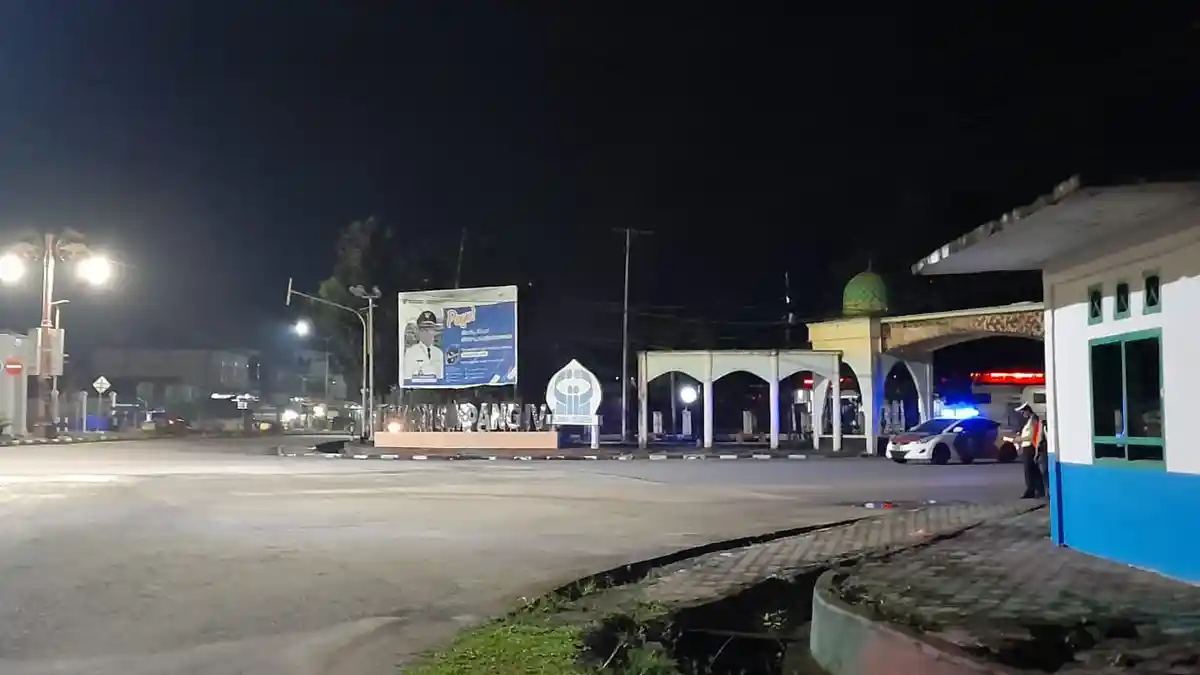 Jelang Pergantian Tahun Baru 2021 Area Publik di Batanghari Sepi, Polisi Tampak Berjag-jaga