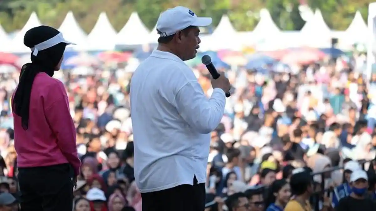 Ciptakan Sumber Daya Manusia Unggul, Bursah Zarnubi Tekankan Pentingnya Perbaikan Sarana Pendidikan