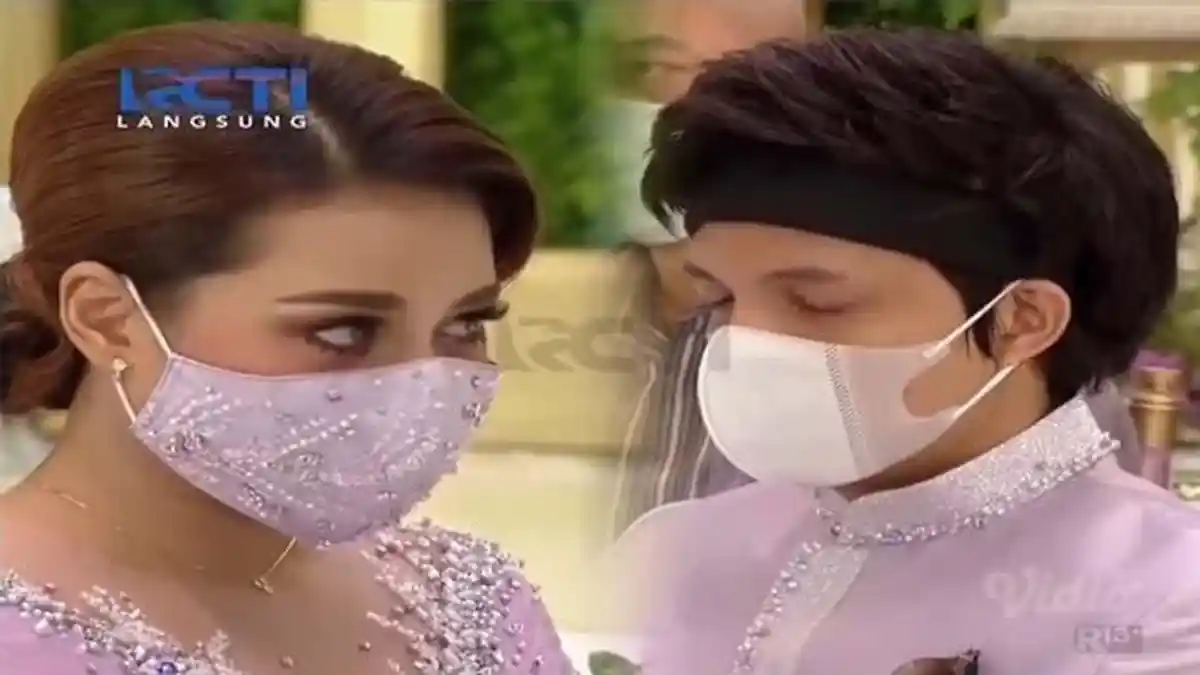 Potret Kekompakan Krisdayanti dan Ashanty di Lamaran Aurel, Pakai Gaun Ungu, Siapa Lebih Cantik?