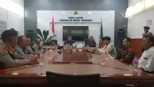 dialog-konsinyasi-pembebasan-lahan-Tol-Cisumdawu-di-Media-Center-PN-Sumedang-Rabu-1542026.jpg