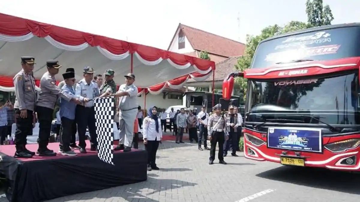 Ikuti Mudik Gratis Dari Pasuruan, 240 Pemudik Manfaatkan 8 Bus Menuju 14 Daerah di Seluruh Jatim