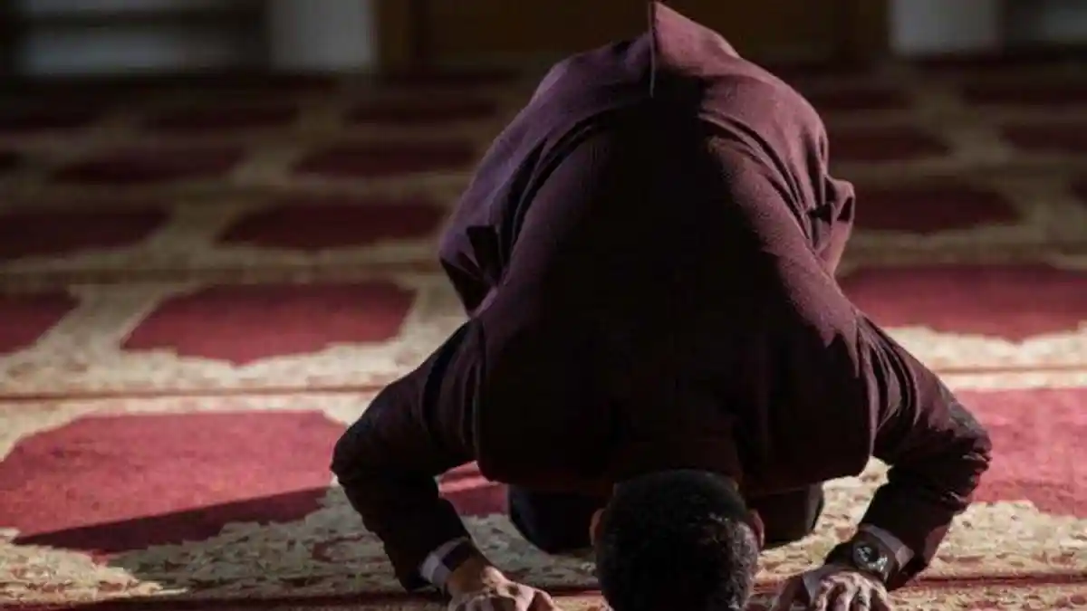 7 Keutamaan Sholat Dhuha, Lengkap dengan Bacaan Niat dan Cara Mengamalkannya
