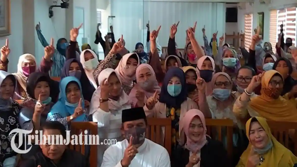 Emak-emak di Perumahan Taman Pinang Sidoarjo Kompak Pilih BHS-Taufiqulbar