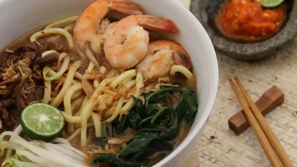 Resep Mie Kangkung Ayam, Kuah Kaldu Gurih dan Manis Cocok Disantap Cuaca Dingin