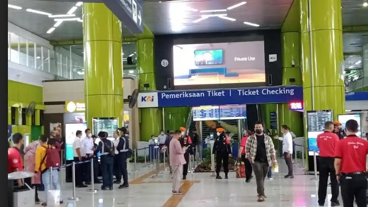 KAI Pastikan Tiket Kereta Api Mudik Lebaran dari Stasiun Gambir dan Pasarsenen Masih Tersedia