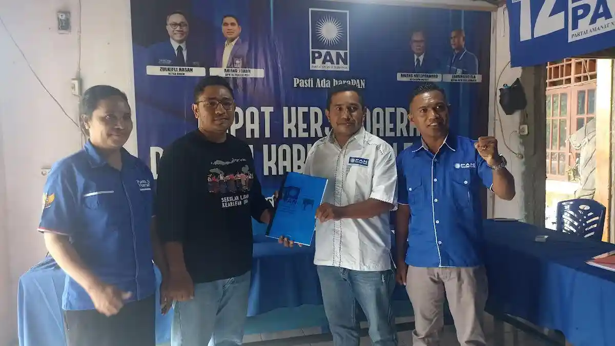 Pilkada Lembata, Relawan Apolonaris Mayan Daftar di PAN: Kami Mau Lawan Dominasi Ekonomi Oligarki