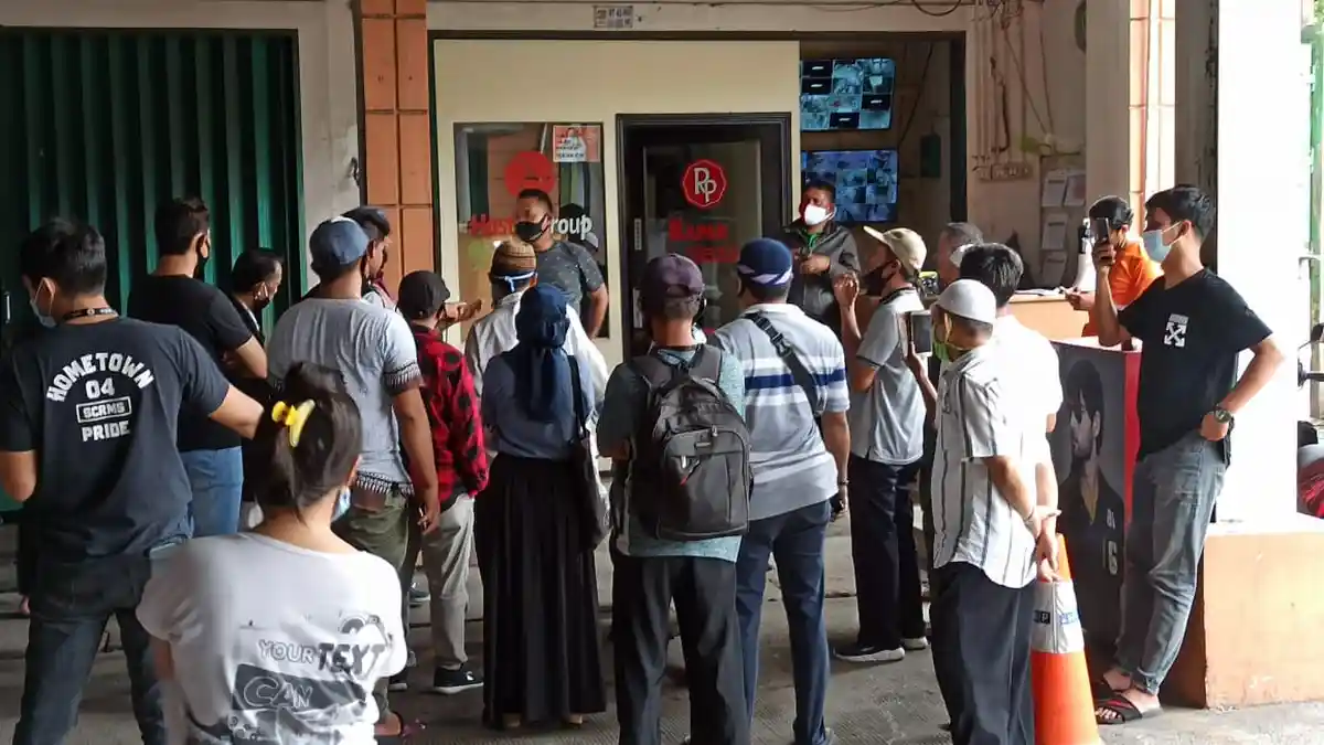 BREAKING NEWS Protes Penutupan Pasar Muara Rapak, Pedagang: Urusan Perut Lebih Penting dari Covid-19