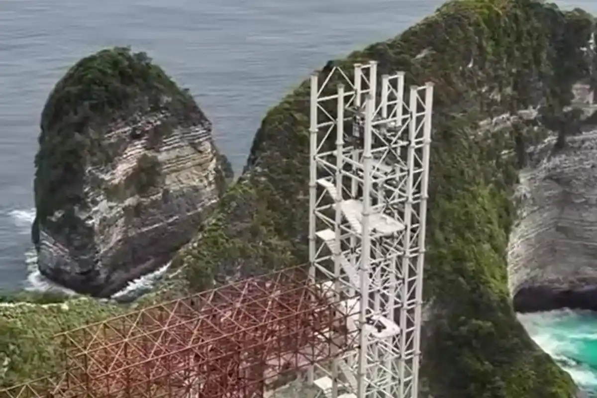 Siapa Pemilik Lift Viral di Pantai Kelingking? Izin Membangun Kini Ditagih DPRD, Bupati Dipanggil