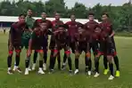 Skuad-Tim-Bola-Kaki-PON-NTT-pose-bersama.jpg