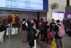 arus-balik-libur-nataru-di-stasiun-malang.jpg