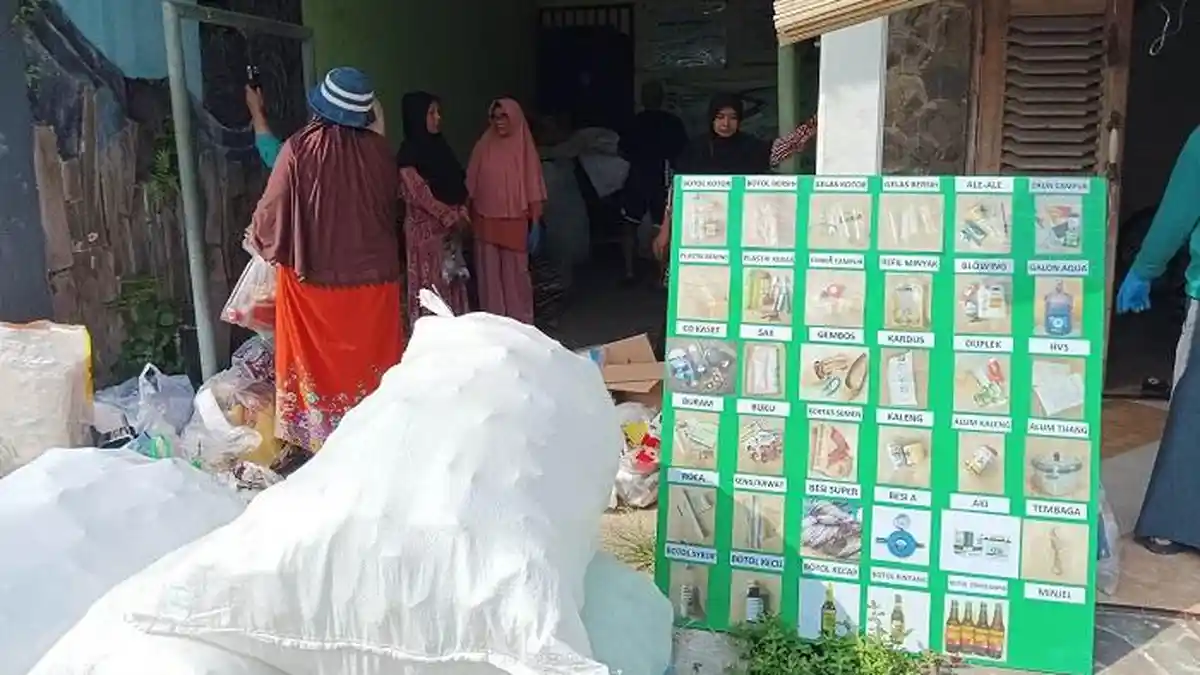 Bank Sampah Sripeling Jember Ubah Sampah Jadi Tabungan Emas