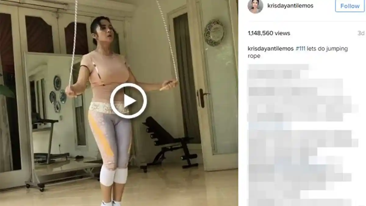 Krisdayanti Foto Bareng Penggemar, Netizen Malah Soroti Dada KD : Makin Gede Aja Sekarang