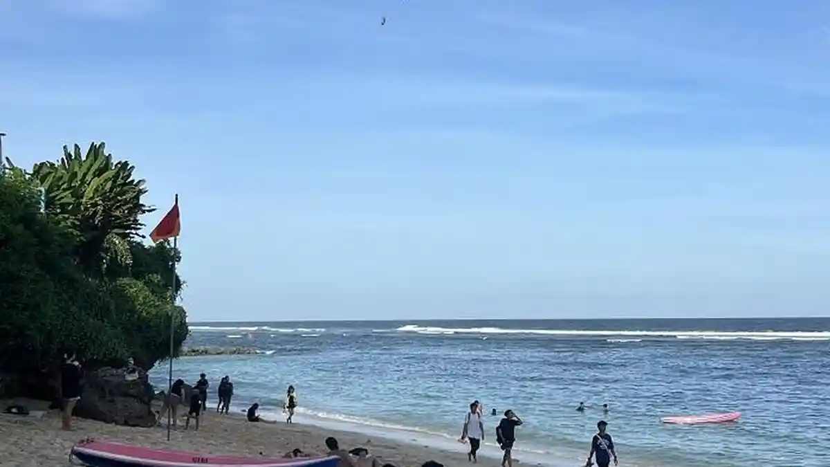 Berwisata ke Pantai Gunung Payung Bali, Main Kano Serta Snorkeling, Simak Harganya!