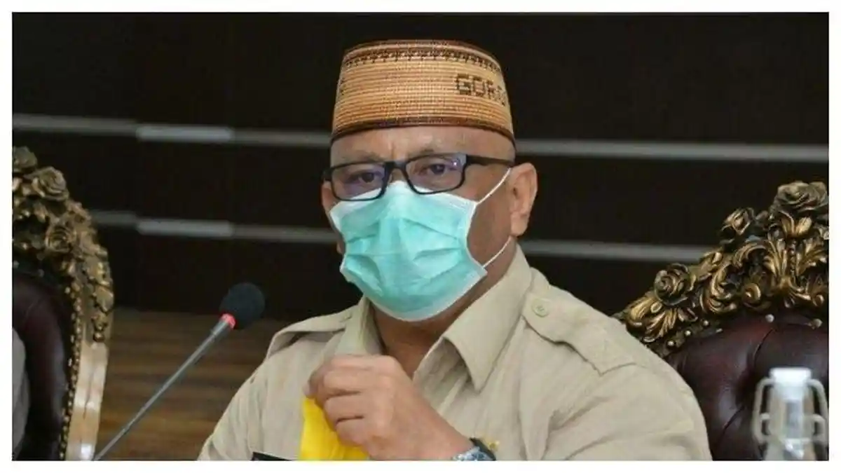 Gubernur Rusli Imbau Masyarakat untuk Tetap Pakai Masker