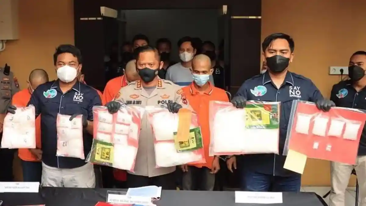 Polisi Bongkar Jaringan Sabu Internasional, 8 Kg BB Disita