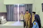HAJI-GORONTALO-Gubernur-Gorontalo-Gusnar-Ismail-dan-Kakanwil-Kemenag.jpg