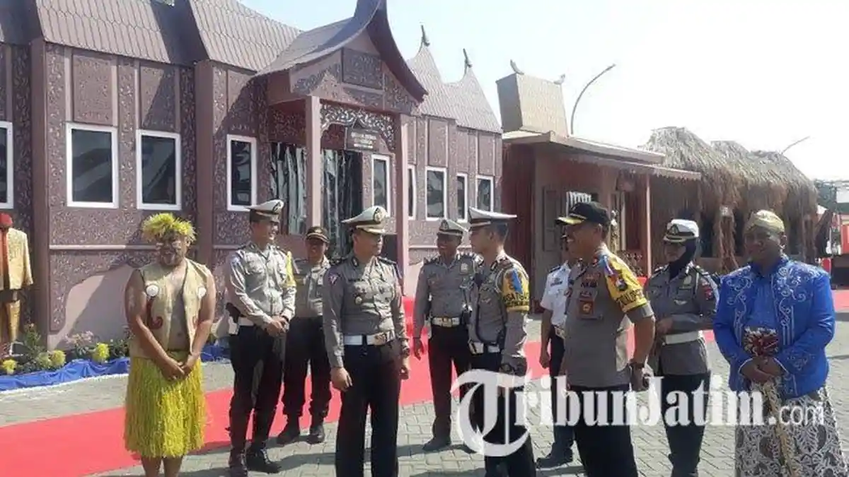 Ada Rumah Adat & Monas di Pos Layanan Mudik di Gresik, Jadi Pengingat Agar Tetap Jaga Persatuan NKRI