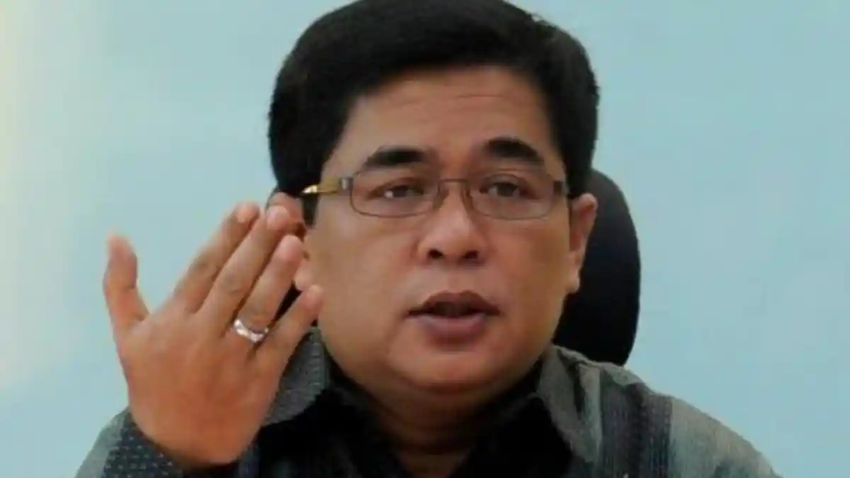 Ini Dia Kader Golkar Yang Bela Ade Komarudin, 