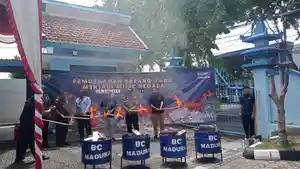 Pembakaran-Rokok-Ilegal.jpg