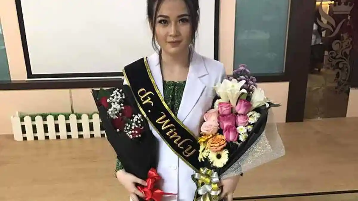 Winly, Satu dari 32 Dokter yang Dikukuhkan dengan Predikat IPK Tertinggi