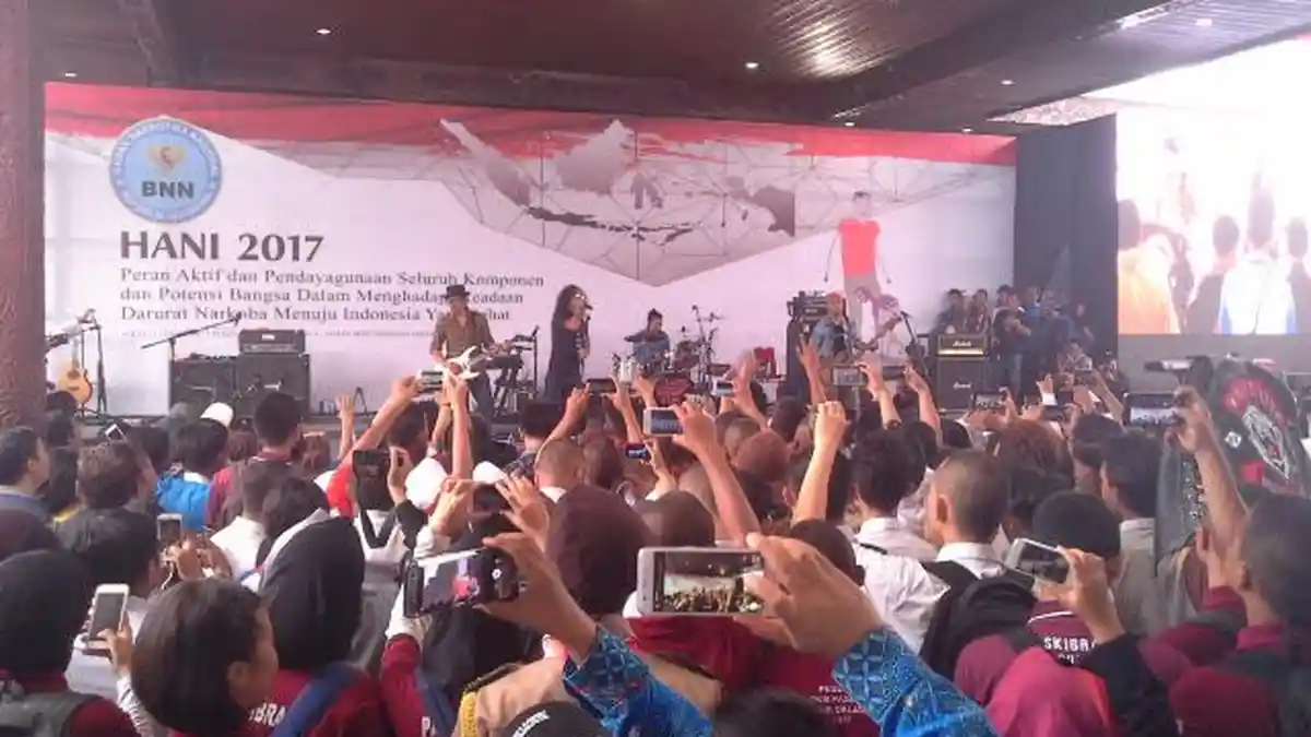 SLANK: Udah Gak Zaman Pakai Narkoba
