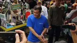 Bakal-calon-Gubernur-Jawa-Tengah-Ahmad-Luthfi-ke-Pasar-Talun-Magelang.jpg