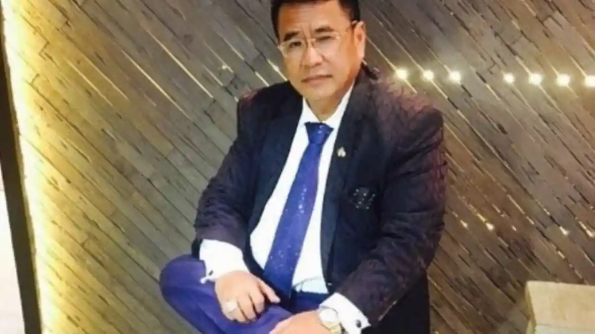 Hotman Paris Siap Bela Pegawai Alfamart Lawan Pengutil Cokelat: Hubungi Saya, Gratis