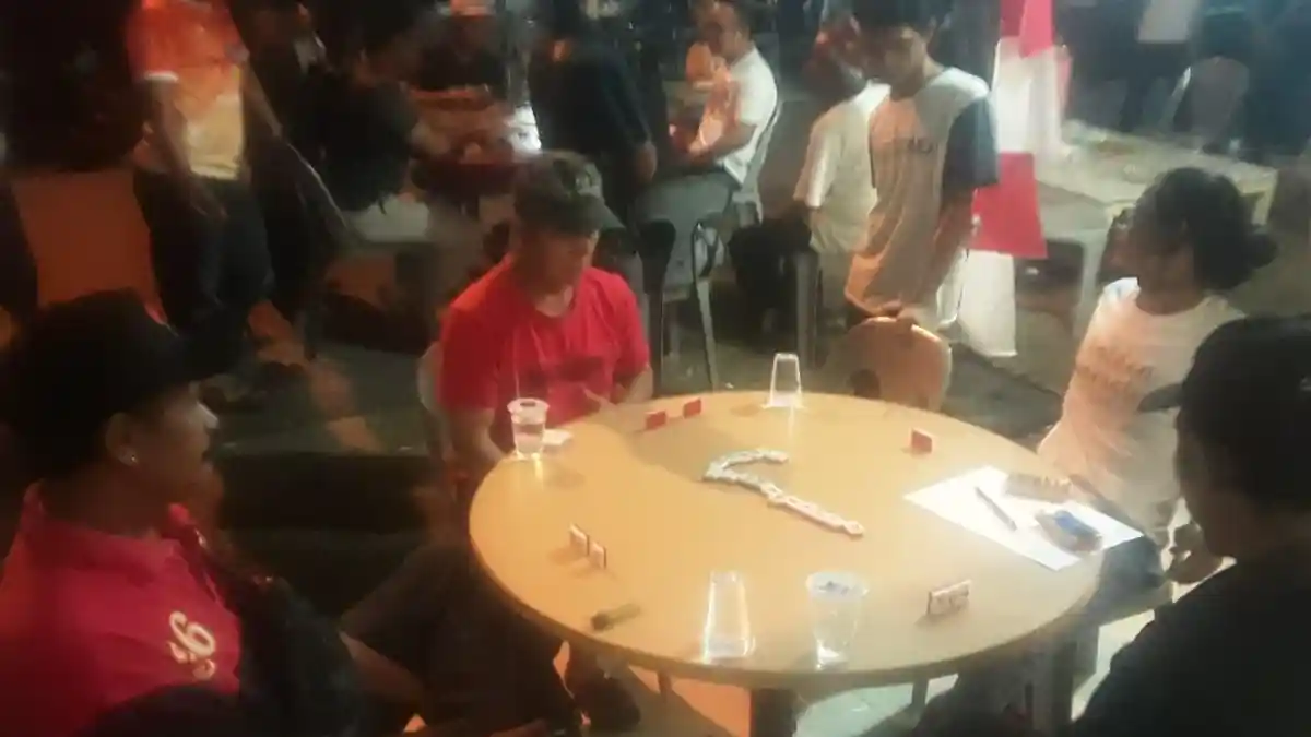 WARGA Sengkuang Batam Ramaikan Turnamen Domino Rayakan HUT RI