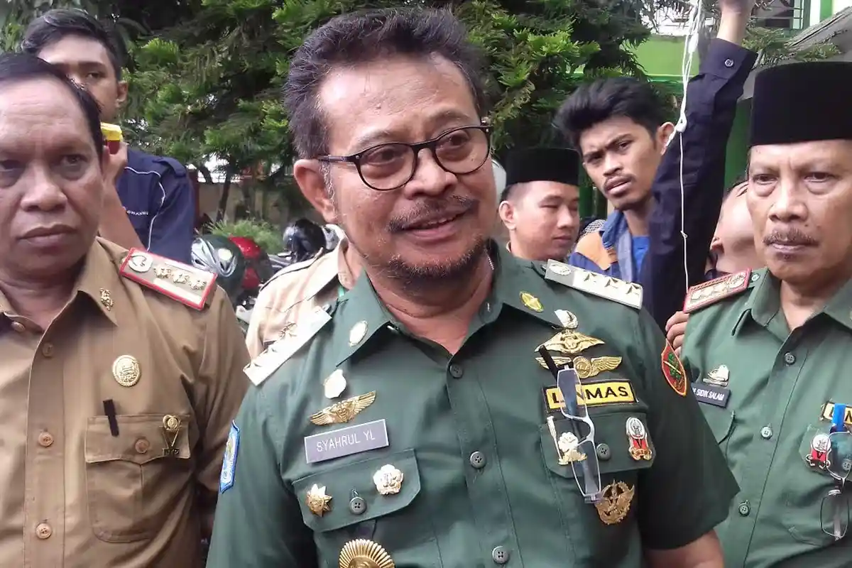 Usai Bertemu Ichsan YL, Syahrul Keluar Kantor Gubernur Lewat Pintu Biro Pemerintahan