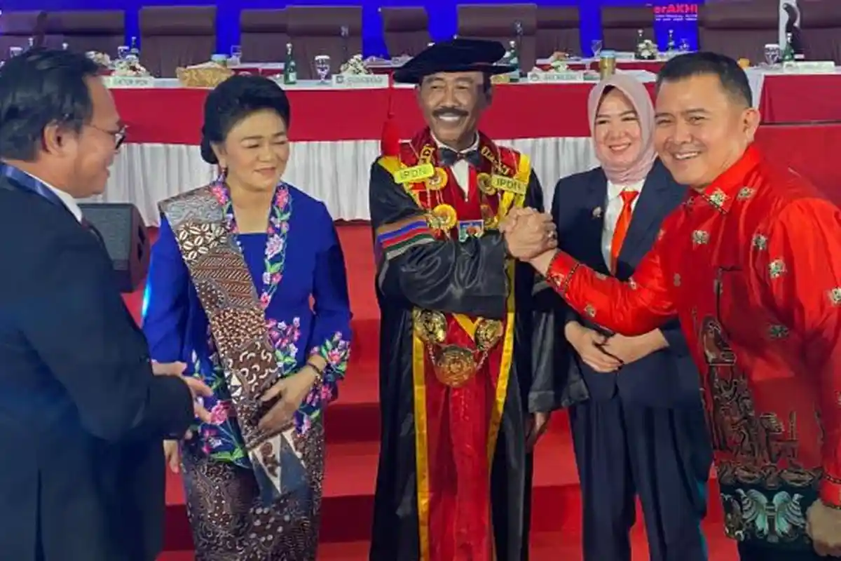 Pj Bupati Maybrat Hadiri Pengukuhan Guru Besar IPDN, Bernhard: Pendidikan Kunci Cetak Pemimpin