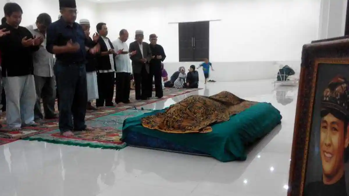 Ribuan Warga Melayat ke Rumah Dalang Asep Sunandar Sunarya