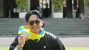 Lulusan-termuda-program-sarjana-terapan-di-UGM-bernama-Aji-Bambang-Sasongko.jpg