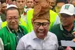 Muhaimin-Iskandar-atau-Cak-Imin-tertawa-lepas.jpg